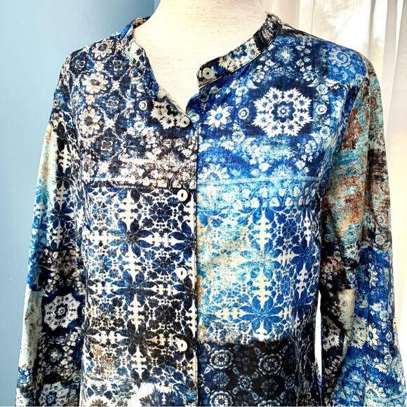 Soft Surroundings Blue Batik Print Button Down Size Small - Picture 2 of 7